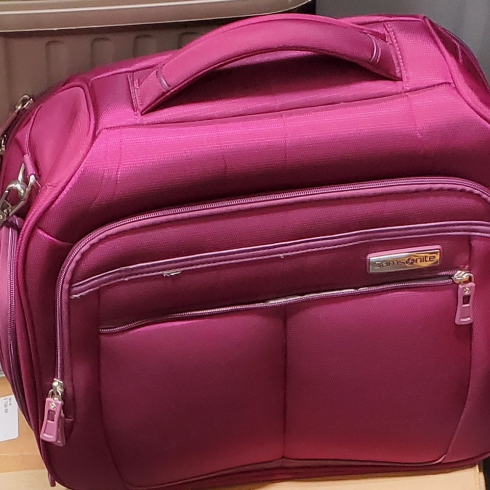Samsonite carry on bag